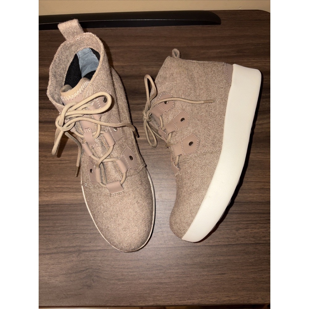 New OTBT 7.5 M Defend Alpine Wool Sneaker Bootie Ecru Tan Ultra Light Weather